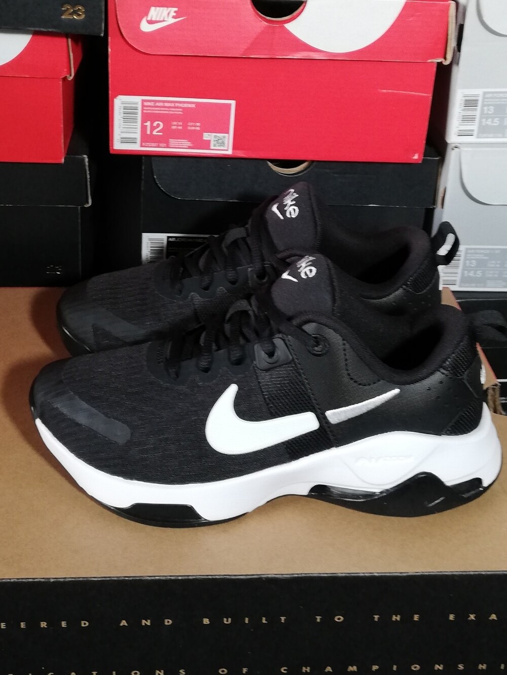 NIKE AIR ZOOM BELLA 6 WOMEN US SIZE 7 MINT COND